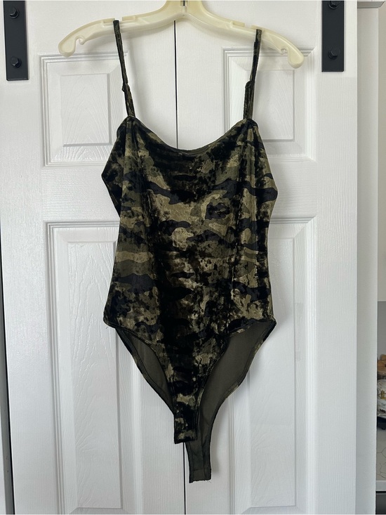 Forever 21 Tops - Forever 21 Olive & Black Camo Velvet Bodysuit